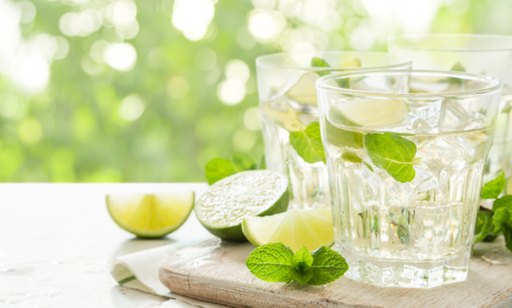 ノンカフェインで夏を乗り切る！集中力・眠気の悩みを解決するバタフライピーの活用法